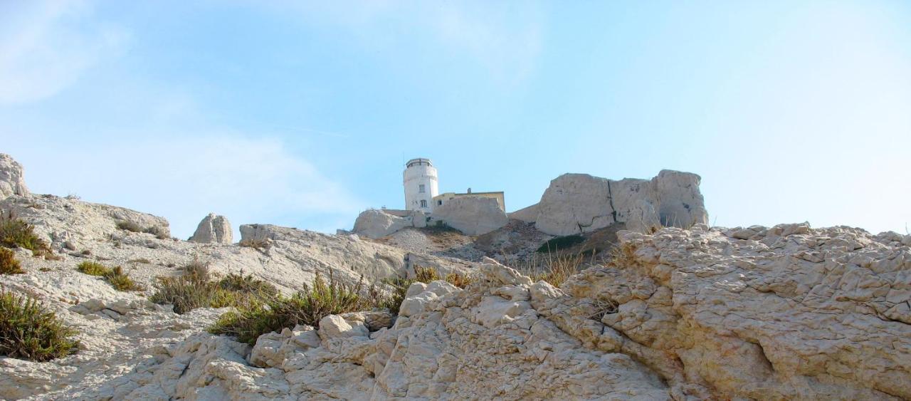 Ferienwohnung Les Pieds Dans L'Eau Sur L'Ile Du Frioul Marseilles Exterior foto